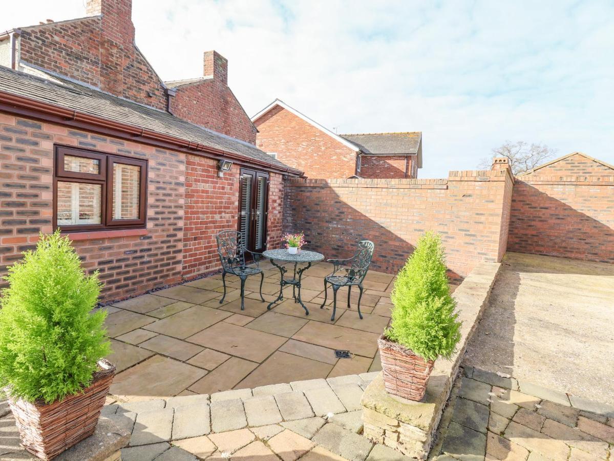 4 Green Farm Cottage Chester Exterior foto